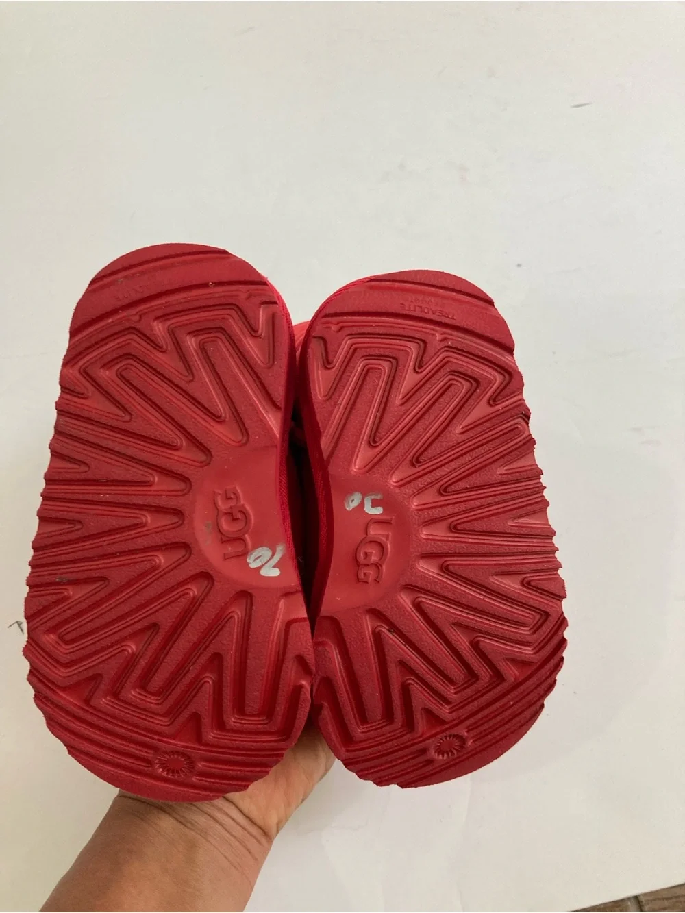 UGG Classic Short Sherling Fur Winter Red Boots 7 Toddler Leather